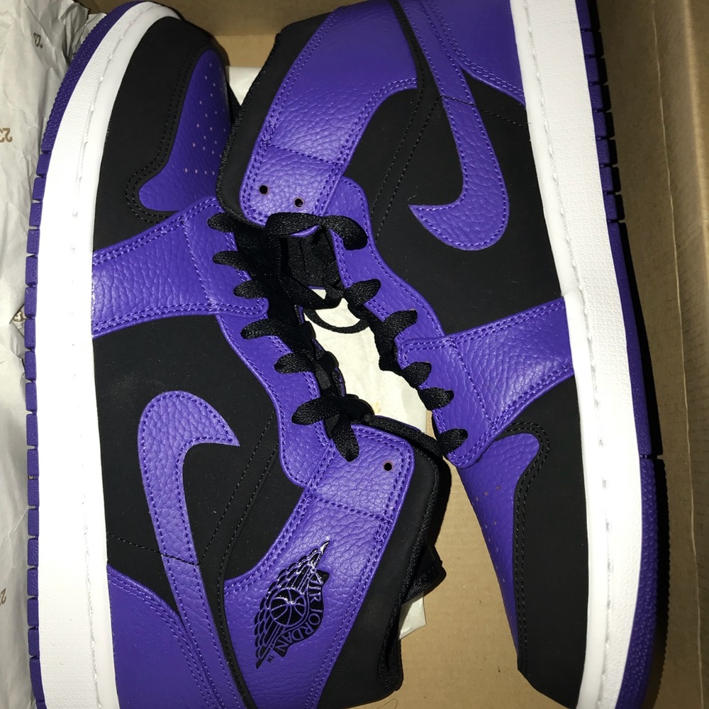 Air Jordan 1 Mid